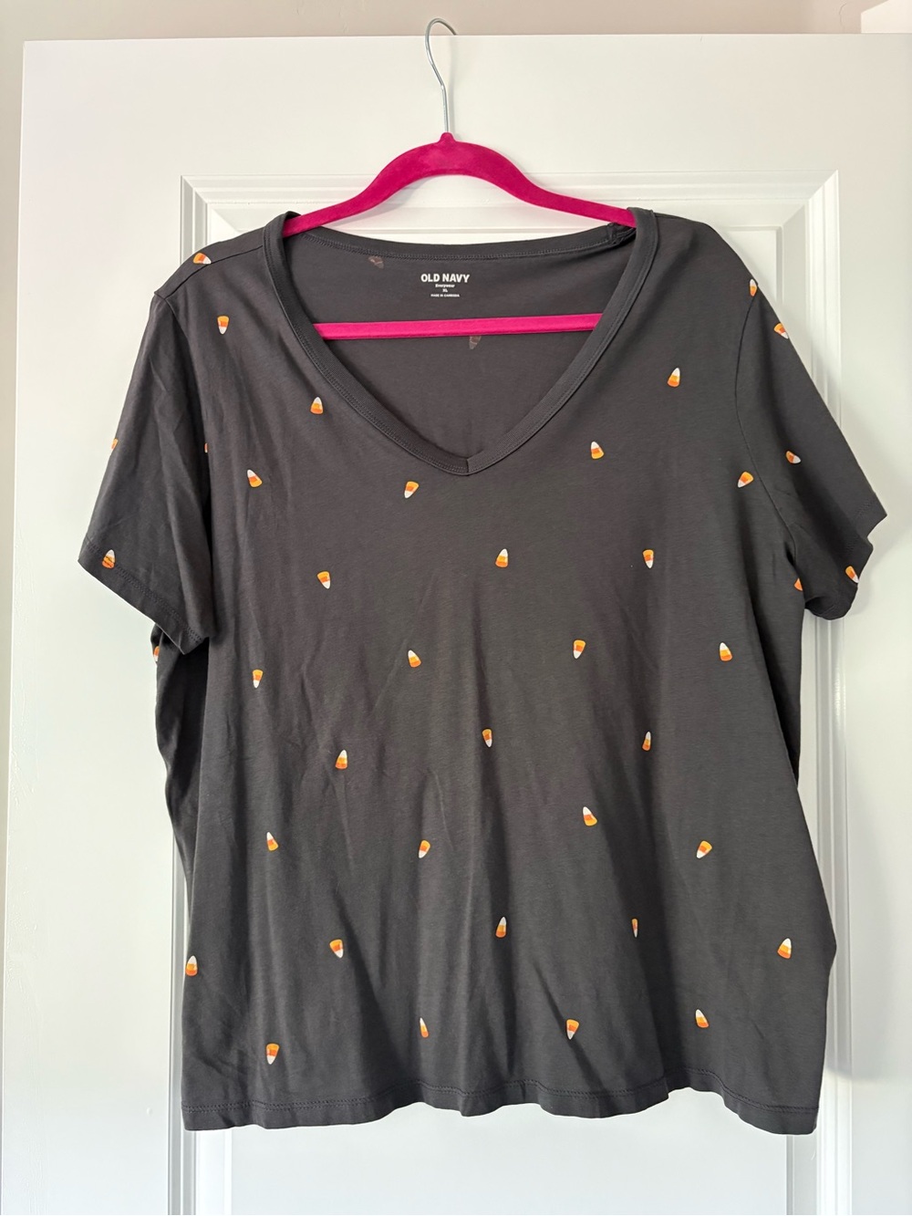 NWT Old Navy Women’s Everywear V-Neck Halloween Shirt
